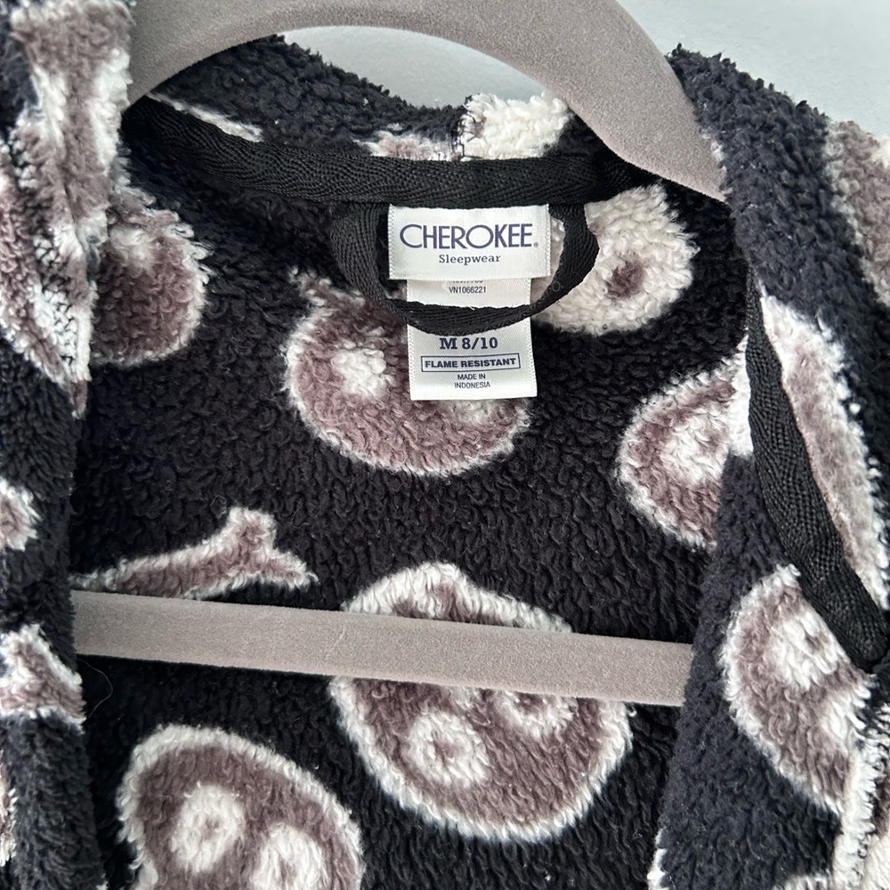 Cherokee Black and Gray skull bathrobe